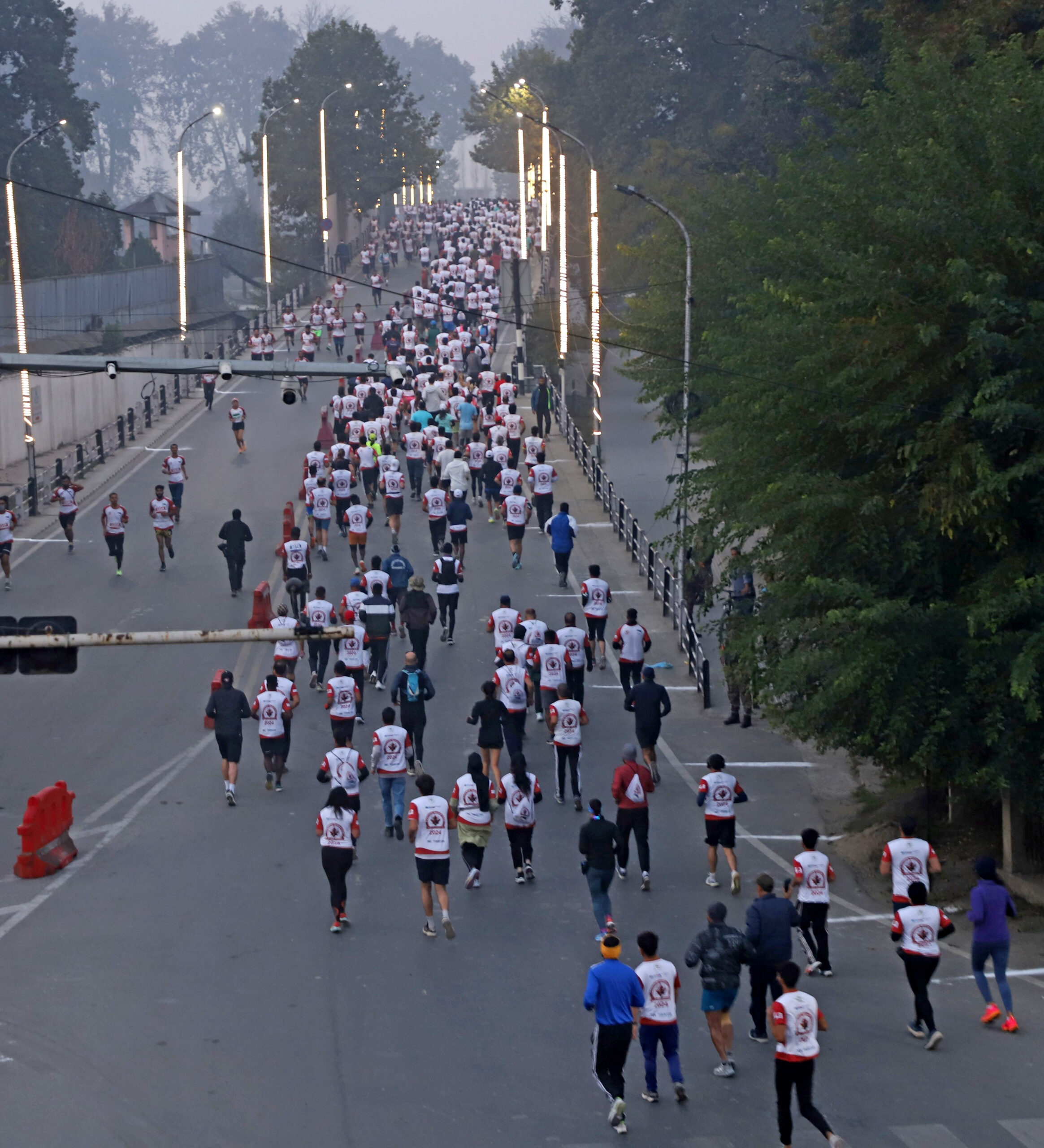 Marathon Spirit 1 Kashmir International National athletes take part in the first ever International Kashmir Marathon in Srinagar Umar Ganie 9 scaled