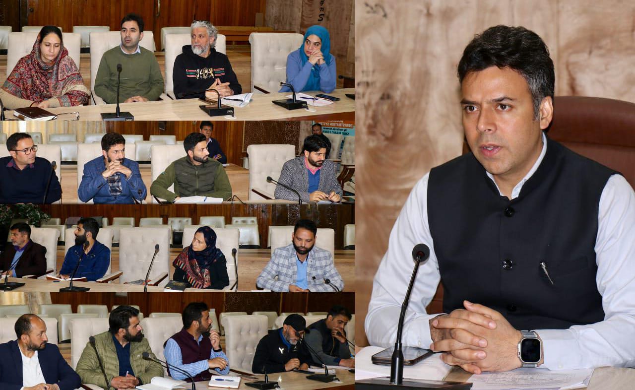 DC Srinagar reviews progress on implementation of PMAY U
