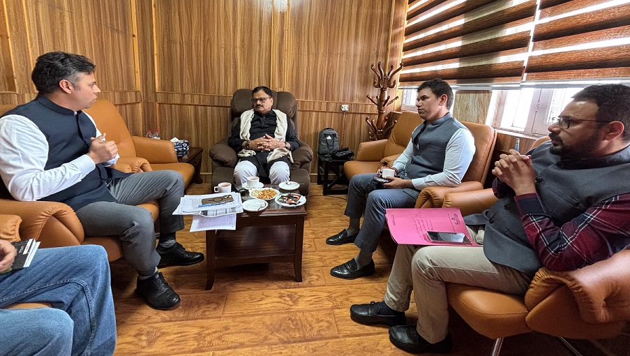 Javed Rana reviews functioning of Gujjar Bakerwal hostels in Kashmir 5 1