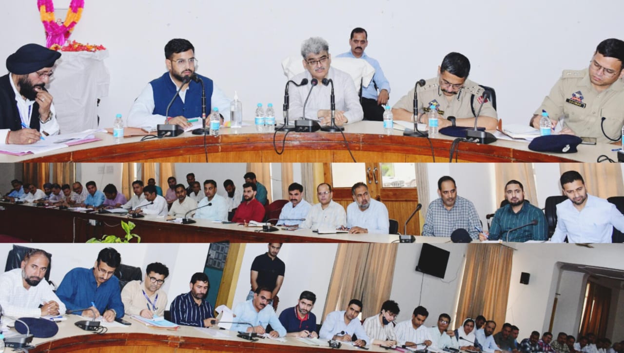 Chief Secretary visits Shelling Hit Border Village 13 1