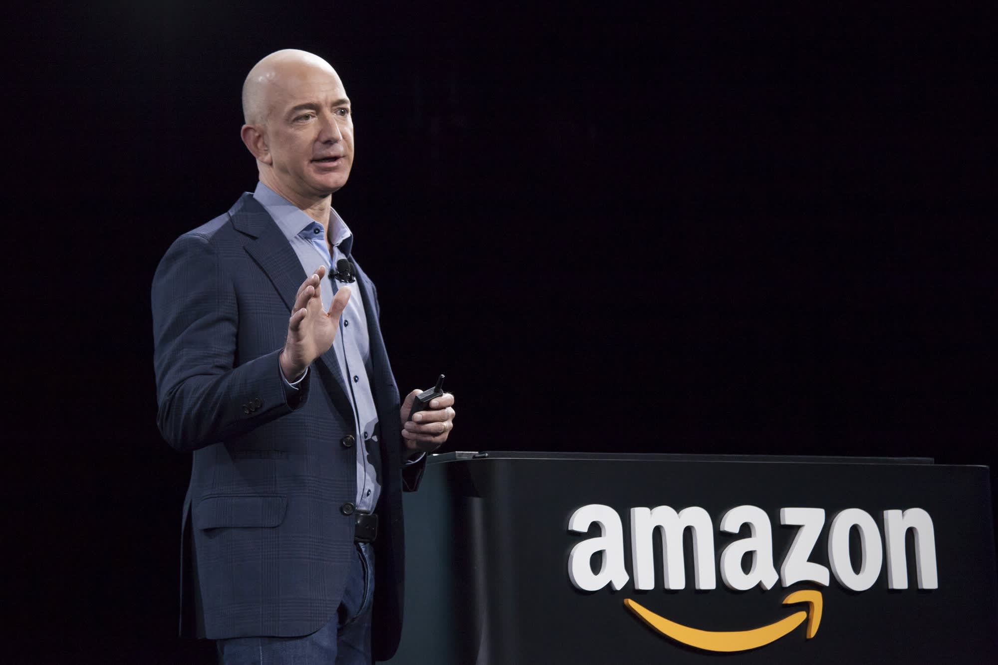 104542915 jeff bezos amazon
