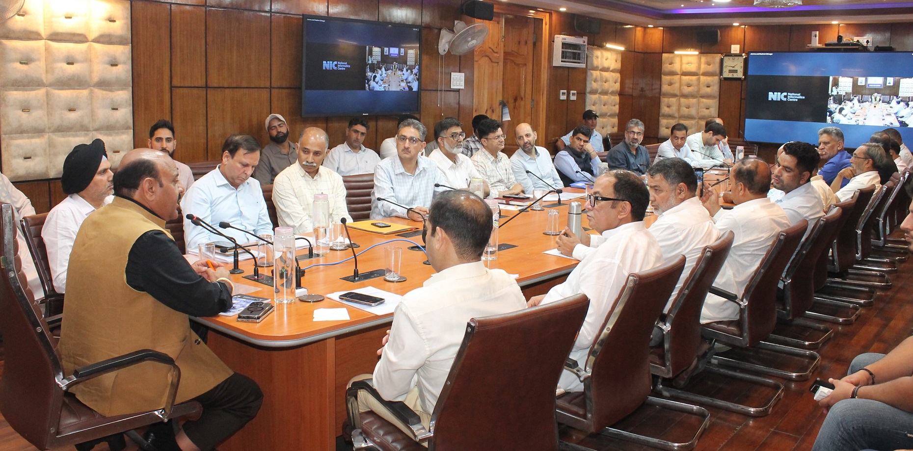 Deputy Chief Minister Conveying of meeting with the Federation of Industries Kashmir at Civil Secretariat Srinagar24
