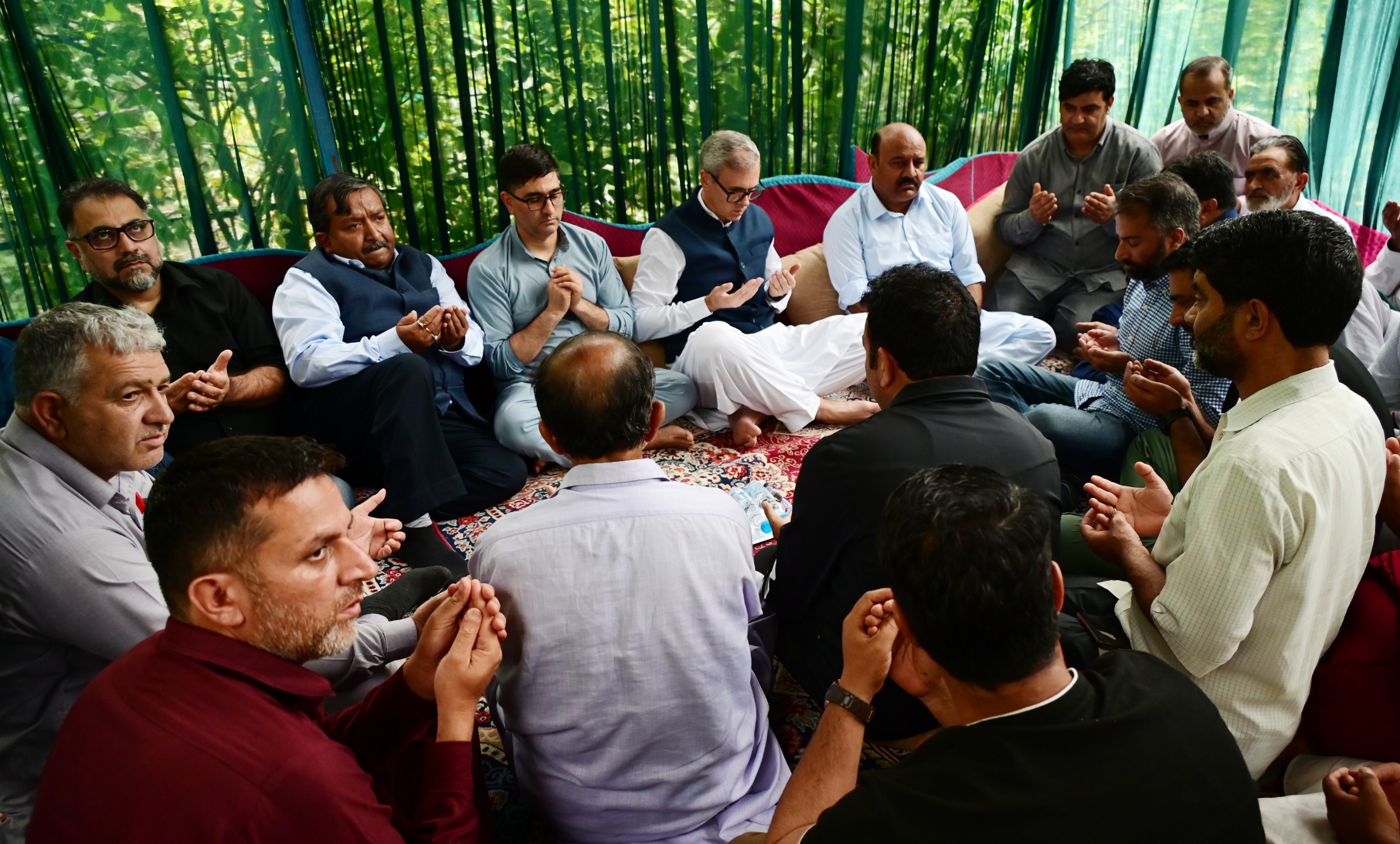 Chief Minister Omar Abdullah extends sympathies to Reyaz Ahmad Wani on bereavement visits family 22