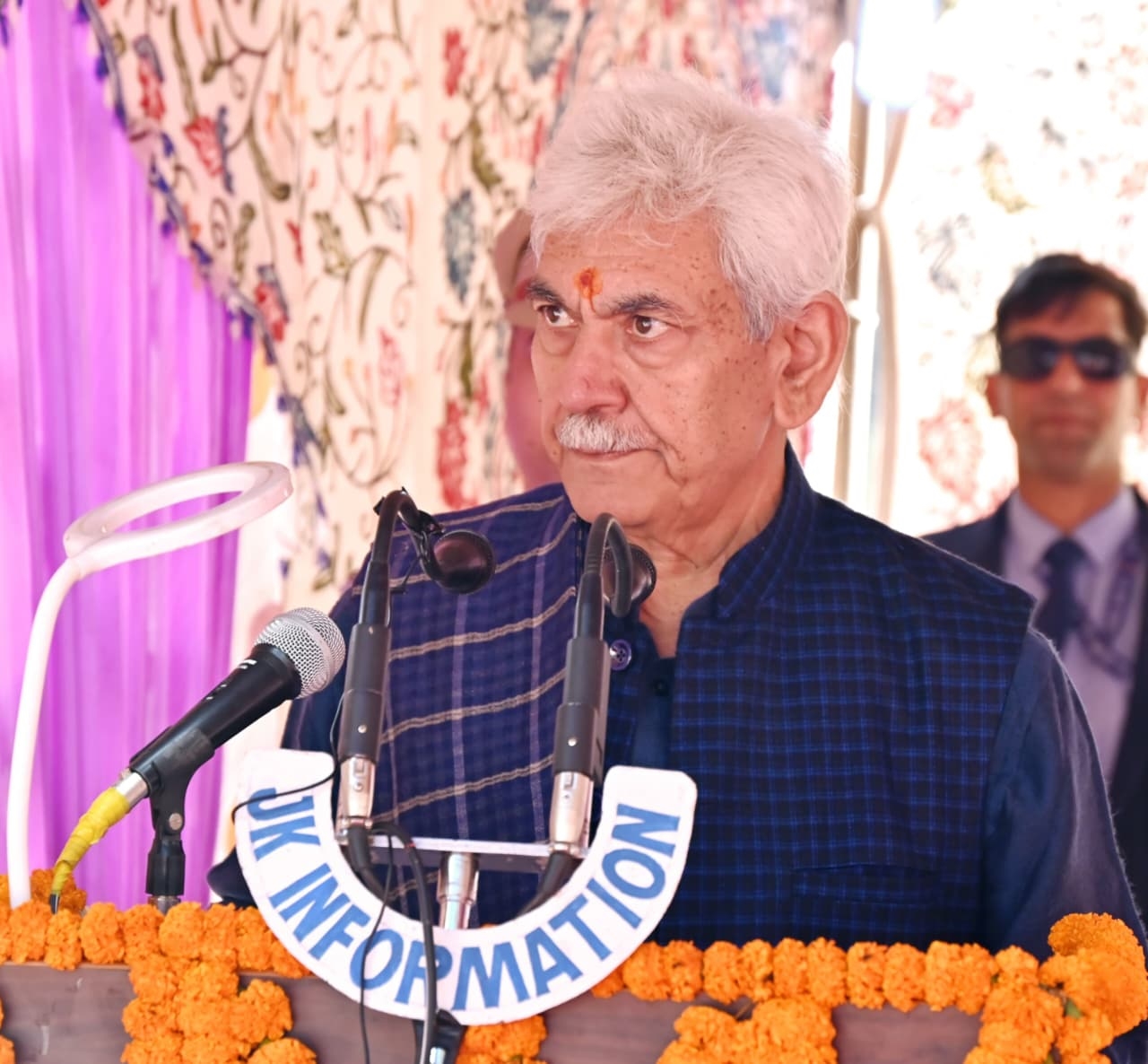 Lieutenant Governor Shri Manoj Sinha laid the foundation stone for construction of new houses for flood affected families in Chishoti Paddar in Kishtwar. 1